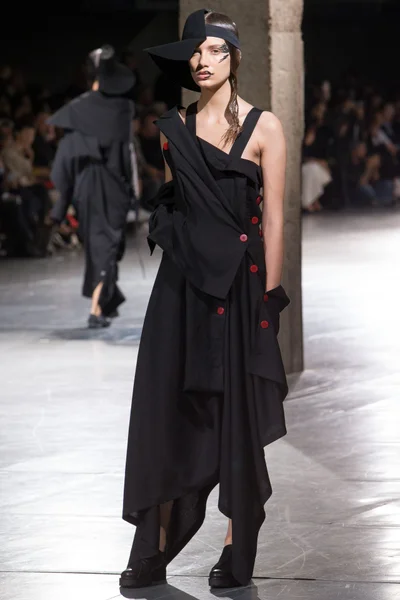 Look 9
